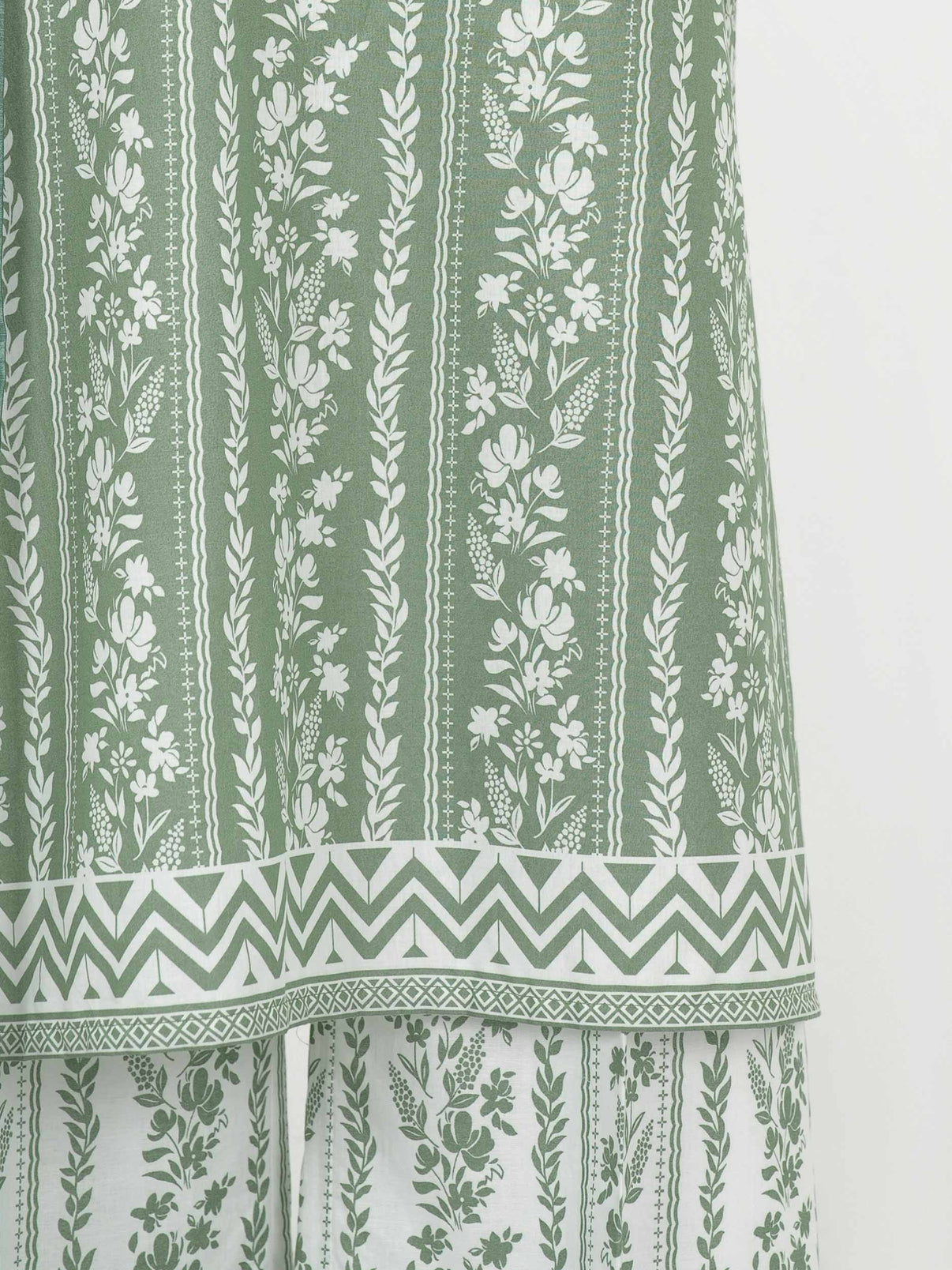 Limelight Printed Lawn Suit’26 (3pc)