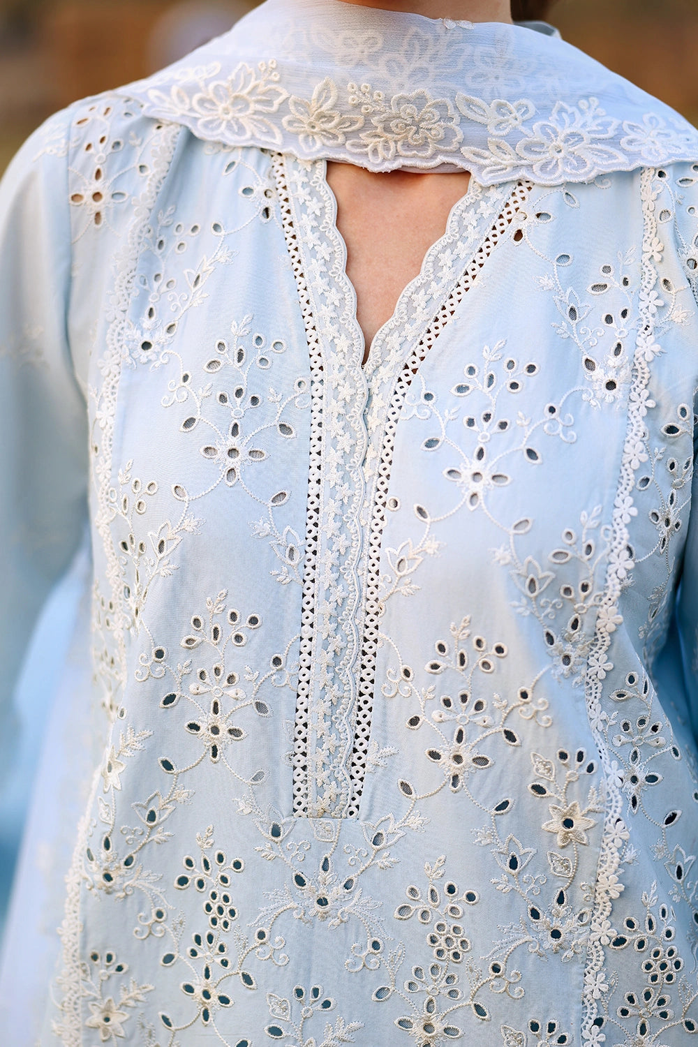 Azure Eid Luxury Lawn’ 26 - Day Dream (3pc)