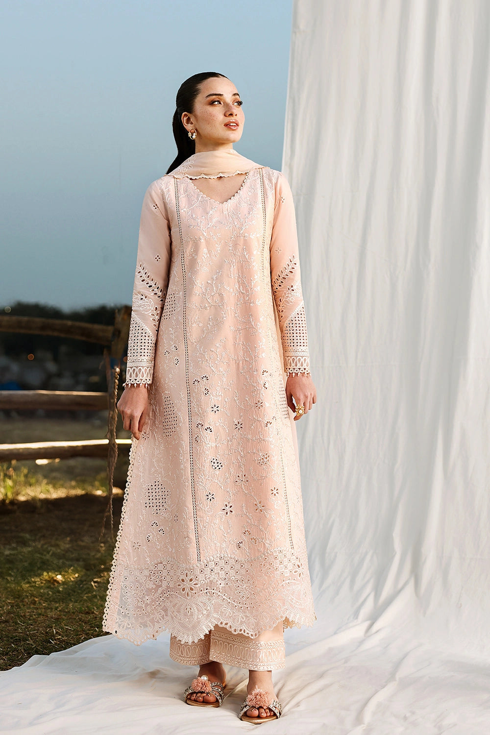 Azure Eid Luxury Lawn’ 26 - Petaline (3pc)
