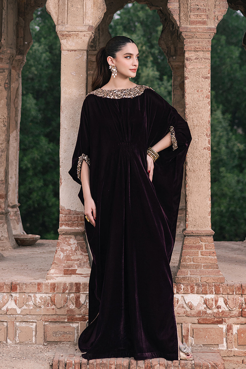 Azure Velvet Vogue’24 - Opulent Rouge