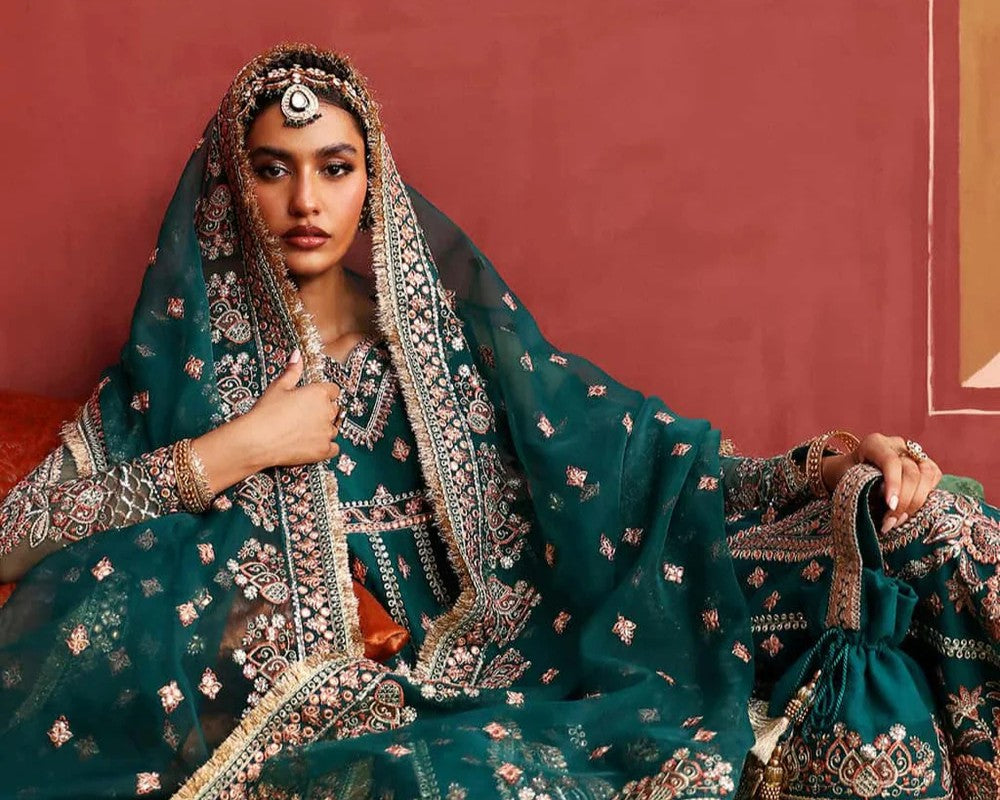 Pakistani Mehndi Outfits UK: Bold Colours and Comfortable Fits