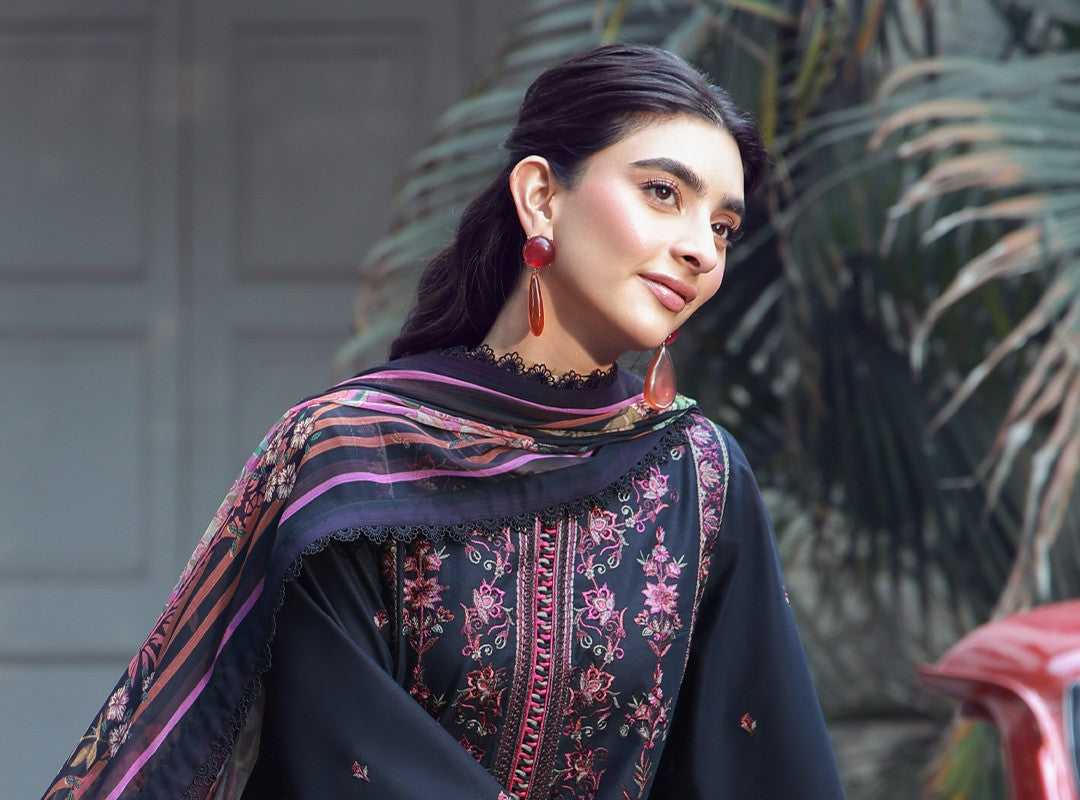 Spring/Summer Pakistani Fashion: Lawn Season Essentials UK