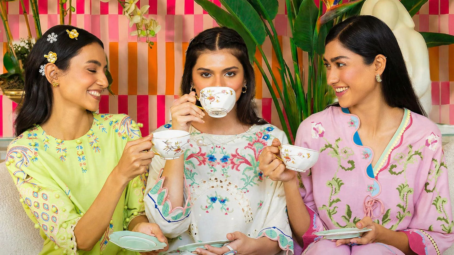 Viral Pakistani Dresses: Separating Social Media Hype from Wearable Style