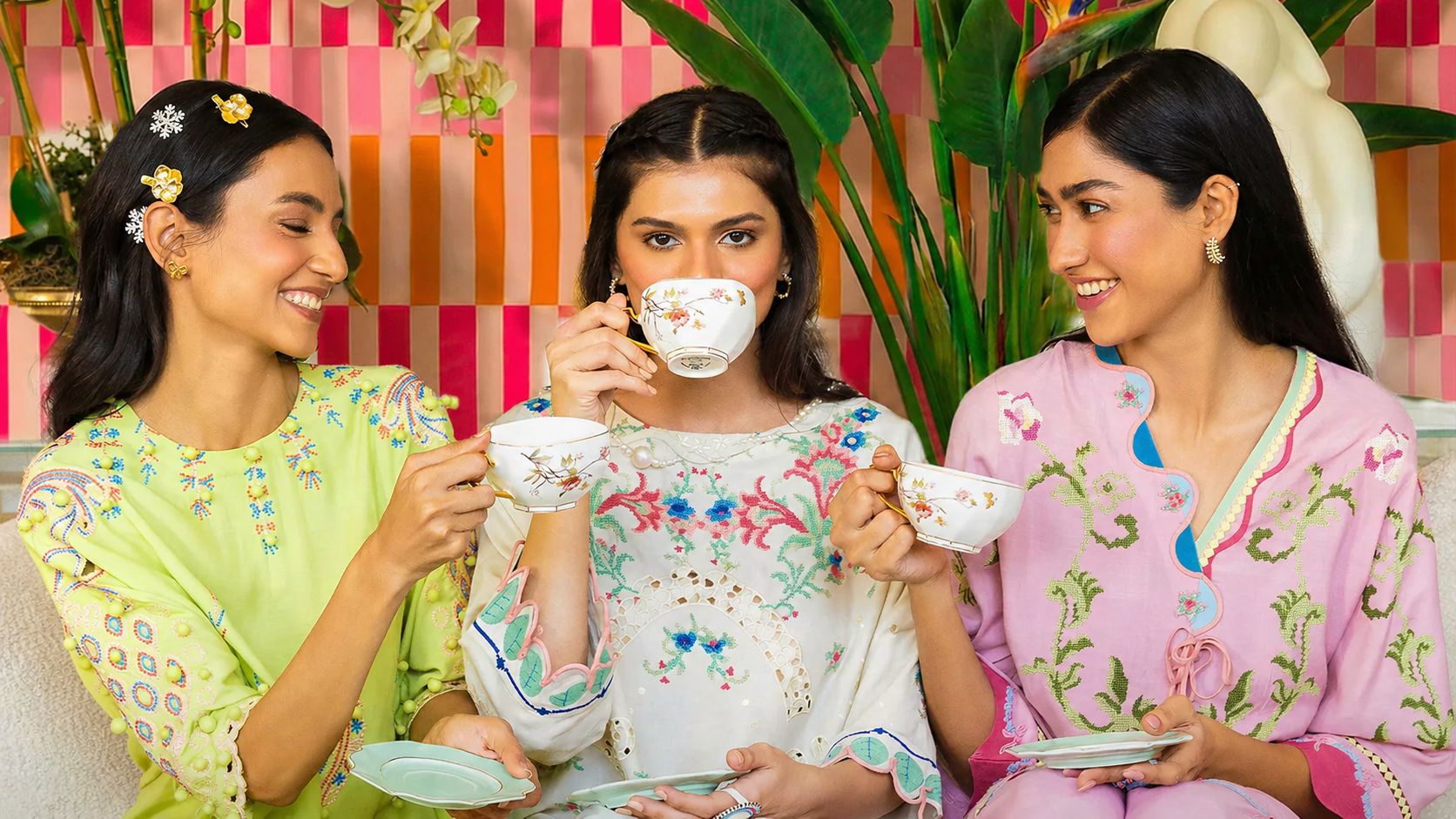 Viral Pakistani Dresses: Separating Social Media Hype from Wearable Style