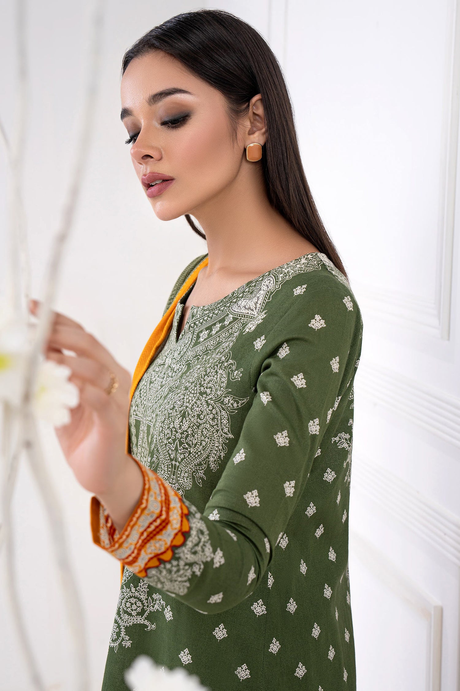 Limelight Khaddar Suit (3pc)