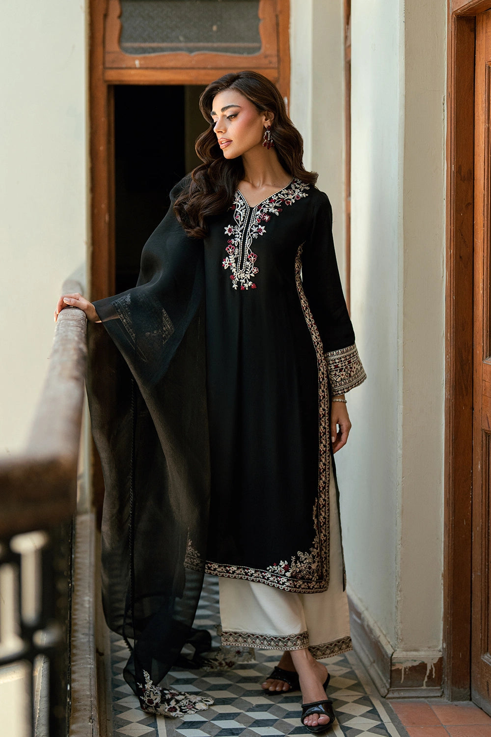 Azure Festive Vogue’26 - Black Swan (3pc)